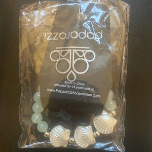 Paparazi seashell bracelet NWT